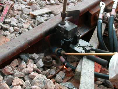 地铁/轻轨/高铁回流线放热焊接 轨道交通钢轨回流线放热焊接怎么做？